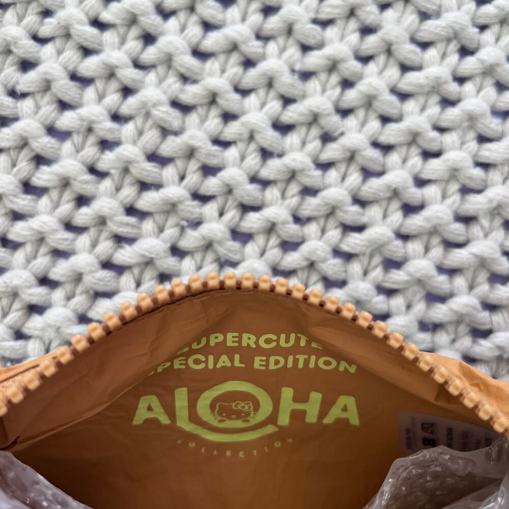 Aloha Collection• Supercute Edition DFS Mini Pouch Hello Kitty Hawaii Kawaii Tan - Picture 7 of 7